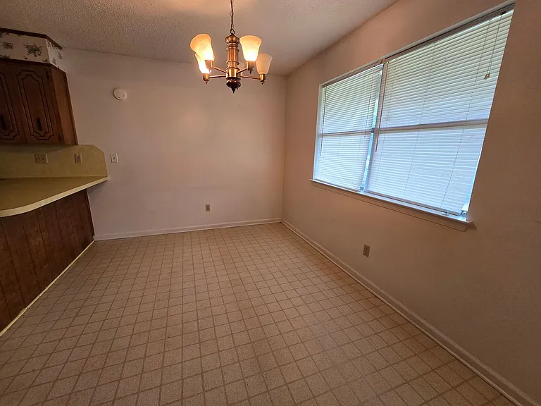 14 Devon Ln — Photo 5
