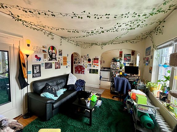 3rd image of 4272 N Wilson Dr APT 201