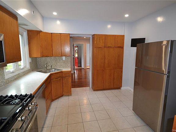 3rd image of 115 S Main St #A