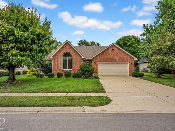 2470 Fairfax Ct, Columbus, IN 47203