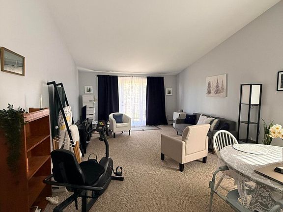 3rd image of 8 Settlers Court #8