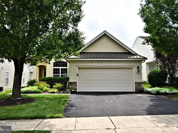 1104 Sterling St, Warminster, PA 18974