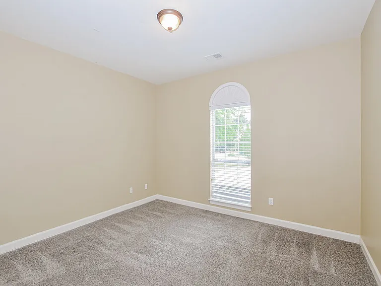 2722 Nelle Ln — Photo 12