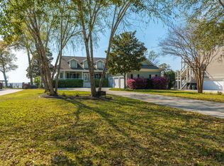 211 N Hampton Dr, Bonneau, SC 29431