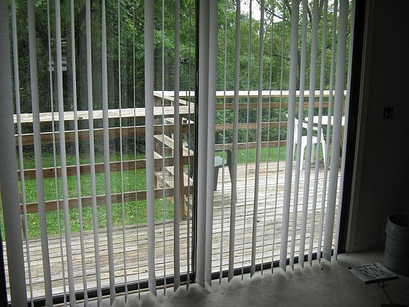 4th image of 1103 Mountain View Dr