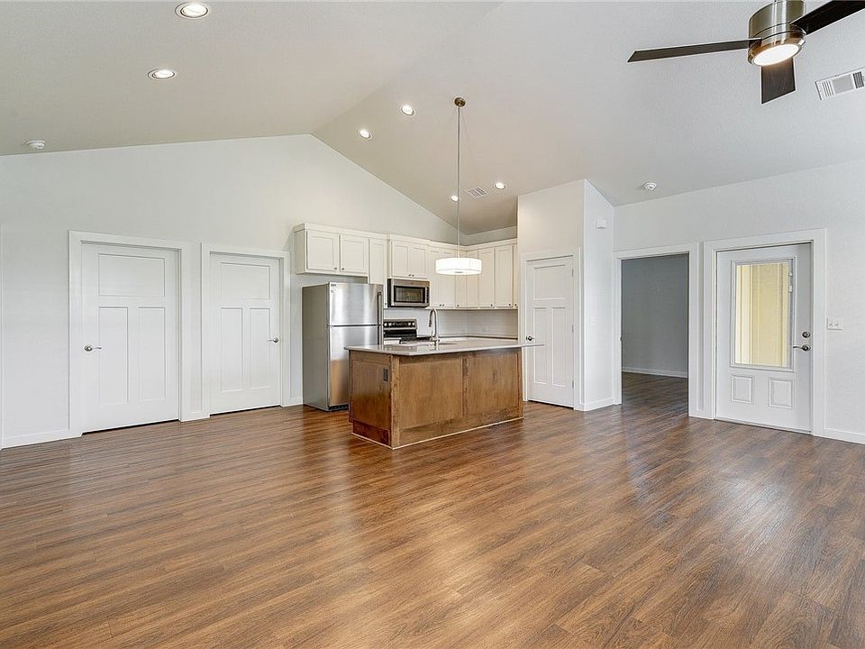 1st image of 400 Rose Dr #B