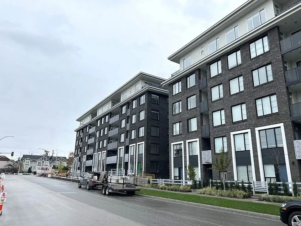 15848 Fraser Hwy — Photo 2
