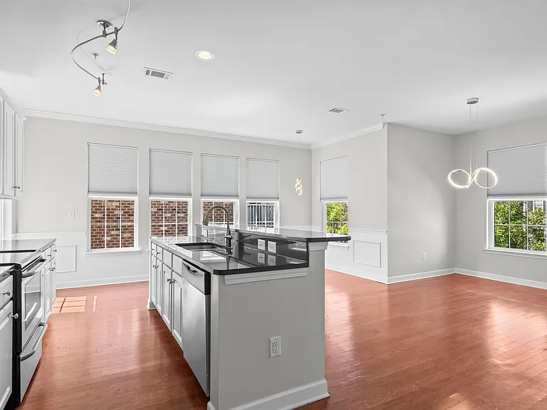 2798 Howard Ave #G — Photo 16