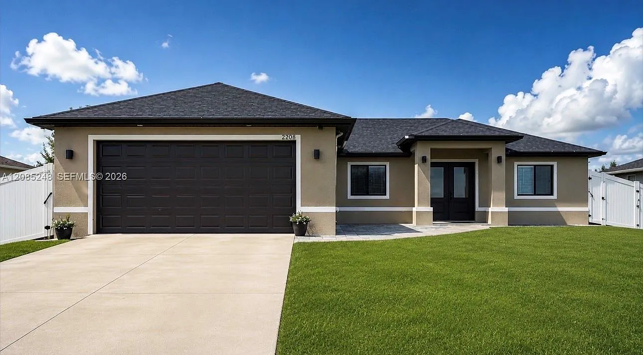 Cape Coral — Photo 1