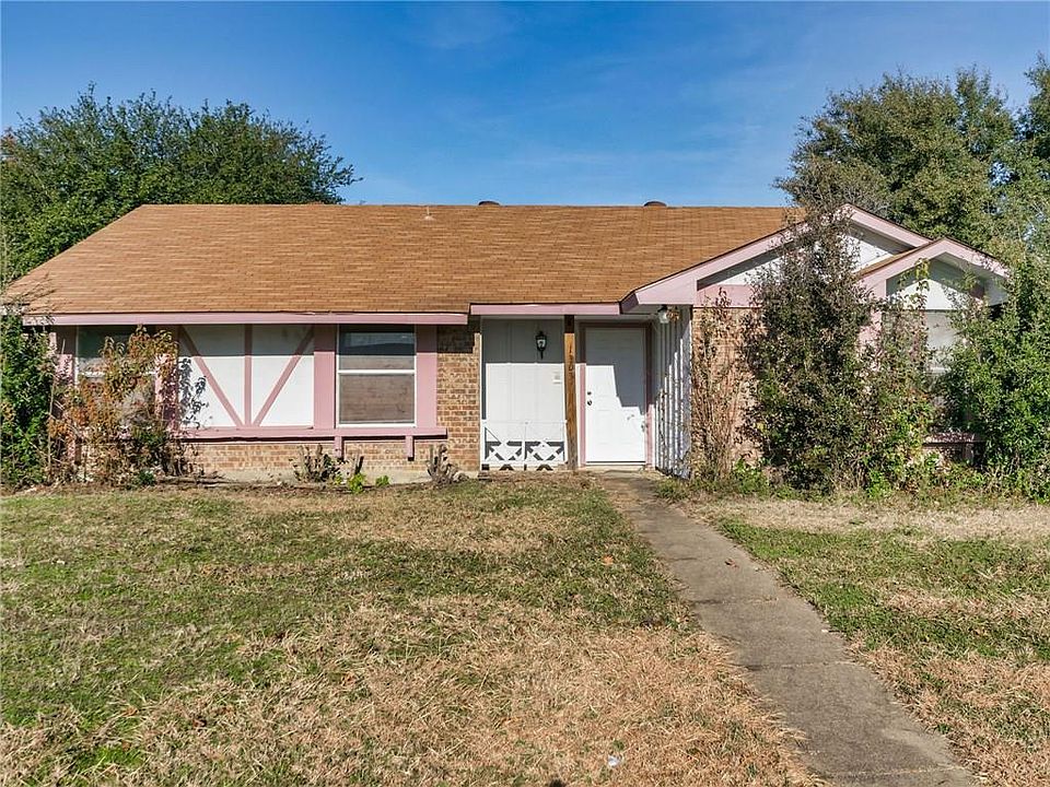1st image of 1303 Ross Ln
