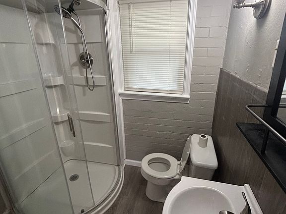 4th image of 3007 Sharpe Elva Rd #1