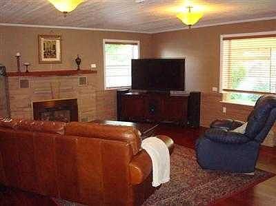 5th image of 321 Chula Vista Pl NE