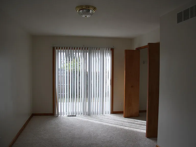 4805 Russell St — Photo 22