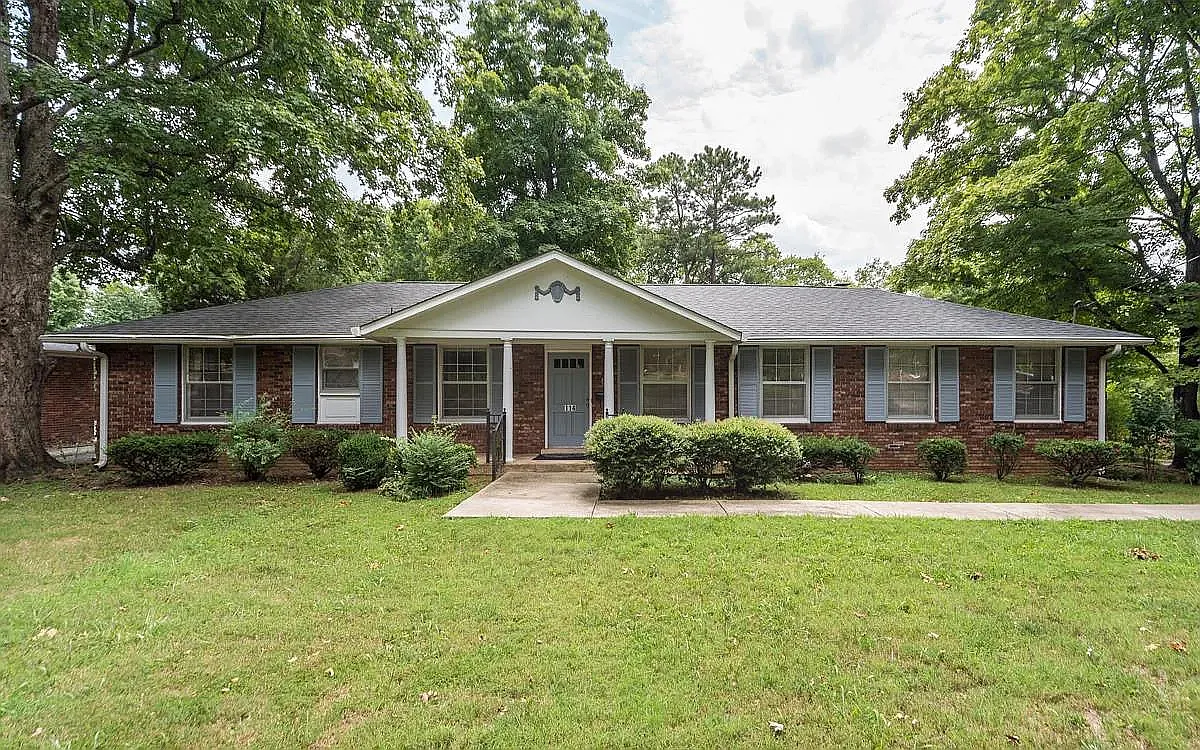 3 bed, 2.0 bath, 1750 sqft, $2,295 — Photo 1