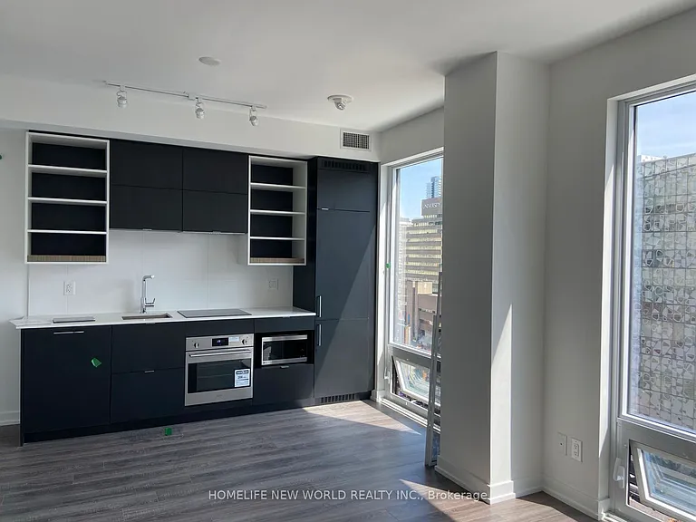 20 Edward St #902 — Photo 2