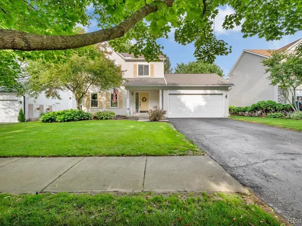 1209 Quail Ridge Dr, Oxford, MI 48371