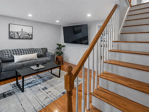 5th image of 89 Furnace Ave APT S3