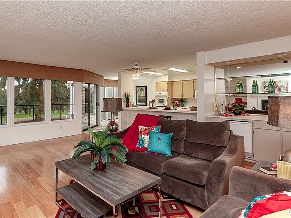 2nd image of 2611 S Cedar St #406