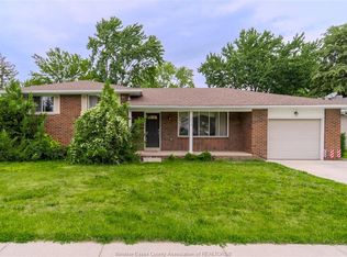 2010 Grand Marais Rd W, Windsor, ON N9E1G1