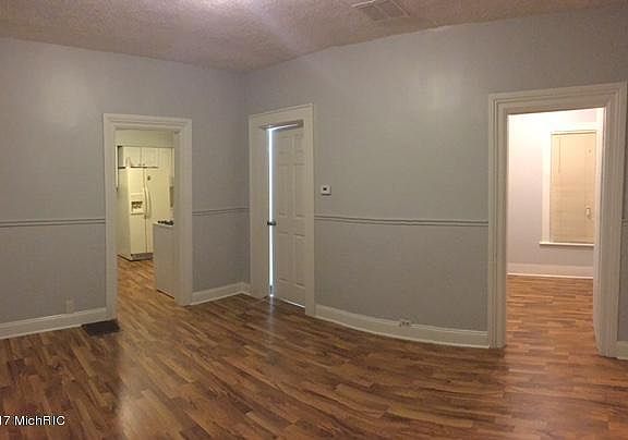 5th image of 1339 Alpine Ave NW