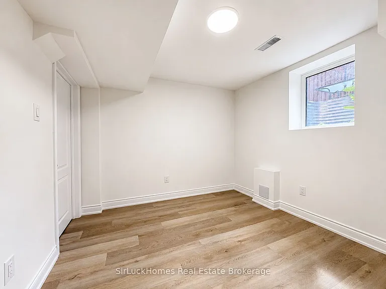 78 Starhill Cres — Photo 19