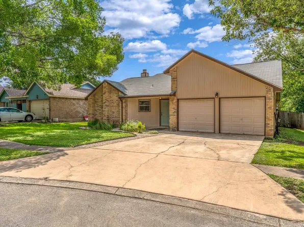 7900 FOREST XING, Live Oak, TX 78233