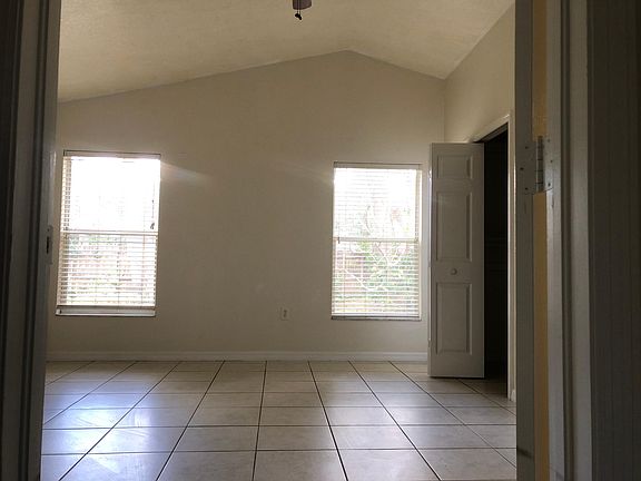 3rd image of 4621 Whispering Park Ln
