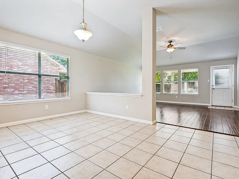 3228 Guadaloupe — Photo 7