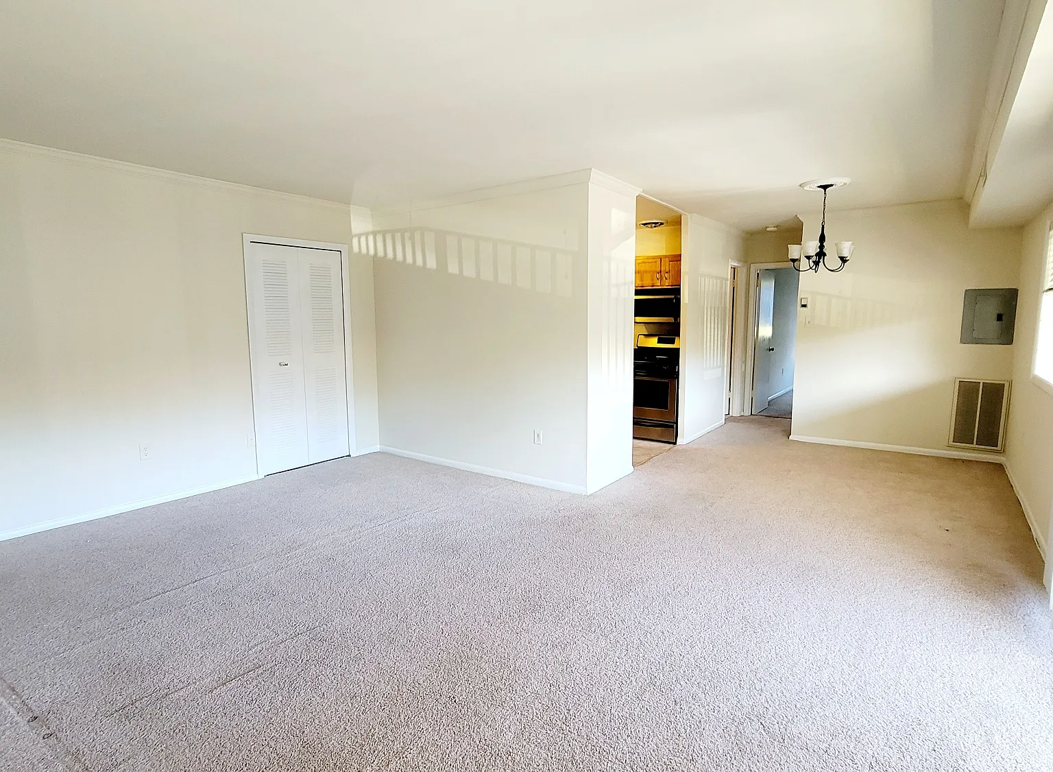 1 bed, $1,095 — Photo 2