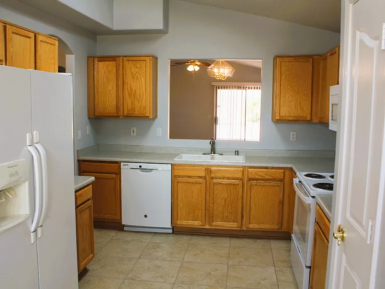 13232 W Desert Ln — Photo 22