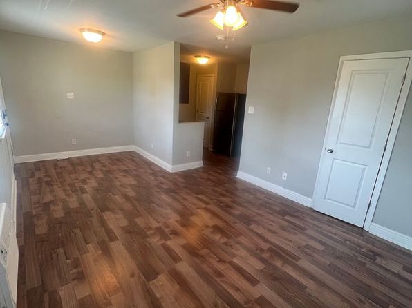 2309 Baronne St #204