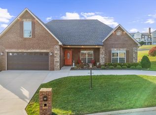 3027 Champions Dr, Maryville, TN 37801