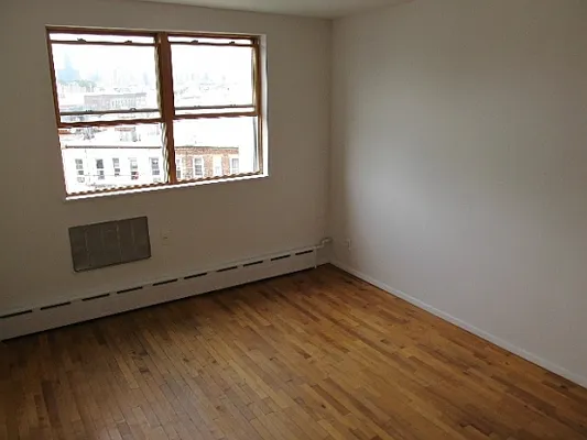 Rented by FlatFinders Realty | media 49