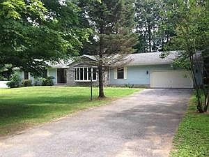 2nd image of 32 Knollwood Dr