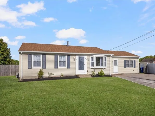 65 Martha Rd E, Rumford, RI 02916