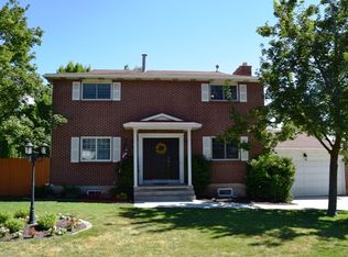 1130 Oakridge Dr, Layton, UT 84040