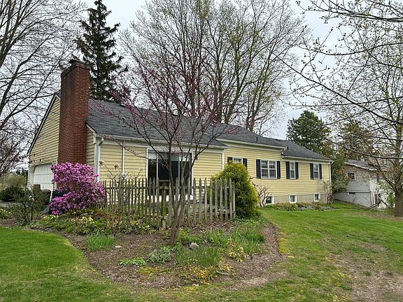 4th image of 657 Forest Hill Ave SE