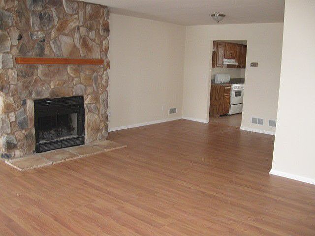 1st image of 473 Rose Ct