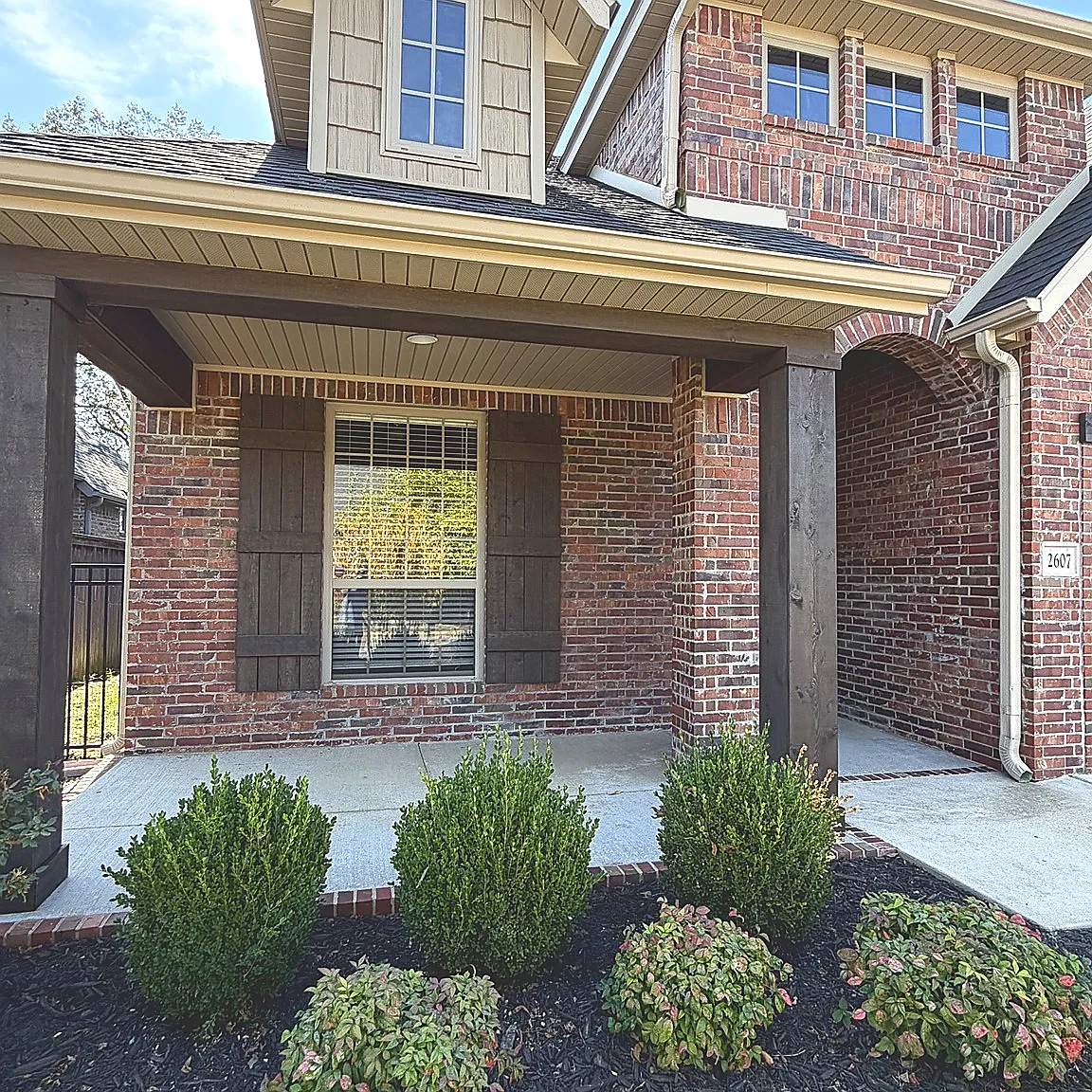 3 bed, 1932 sqft, $2,400 — Photo 2