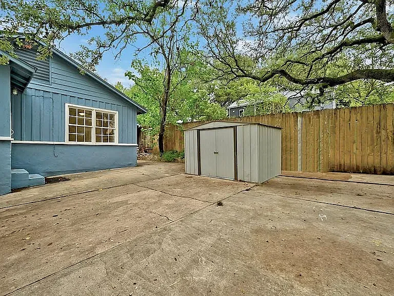 1403 S 5th St — Photo 3