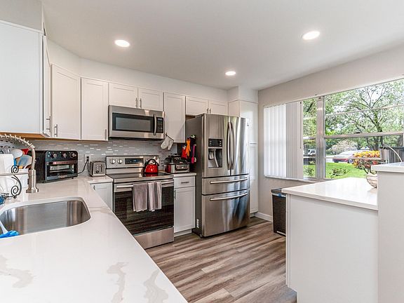 3rd image of 2502 Antigua Terrace #H1