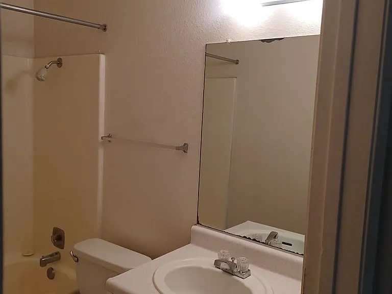 204 W Dakota Ave #103 — Photo 17