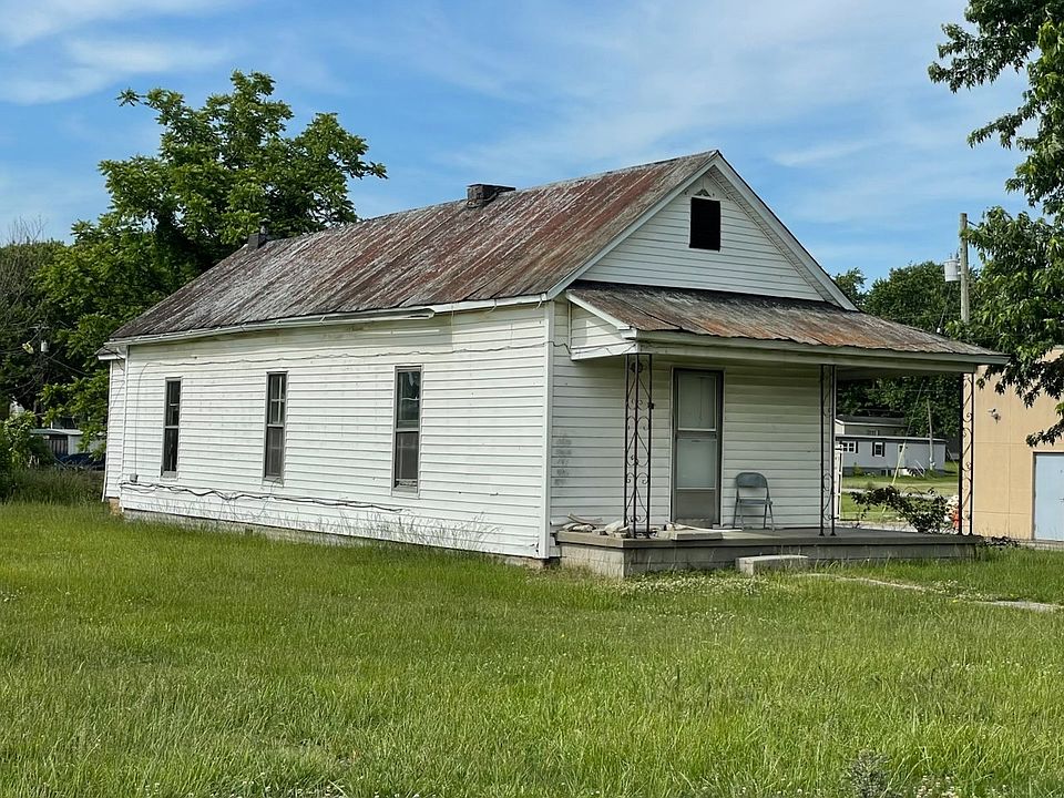 1st image of 614 Main St