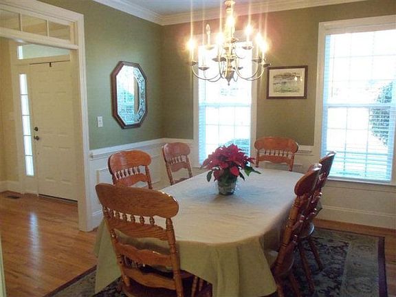 4th image of 662 Deerwood Way