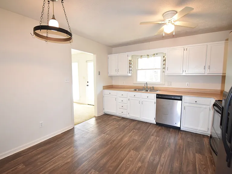 6901 Woodmark Dr — Photo 7