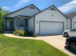 1513 Queen Ann Ln, Gurnee, IL 60031
