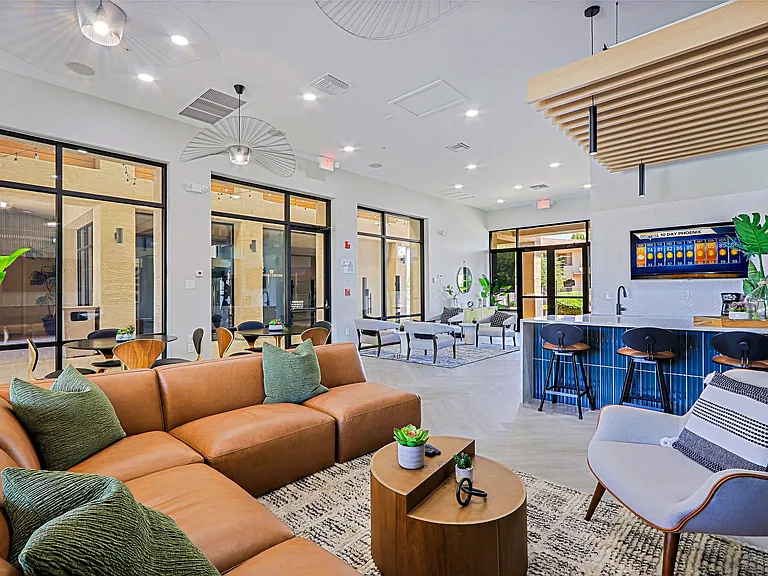 Santana Ridge Luxury Apartments — Photo 16