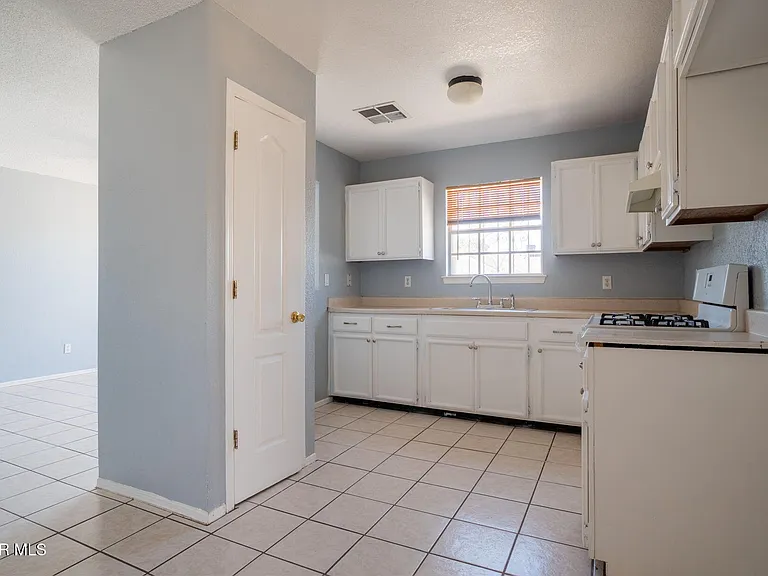 11924 Kings Guard Dr — Photo 8