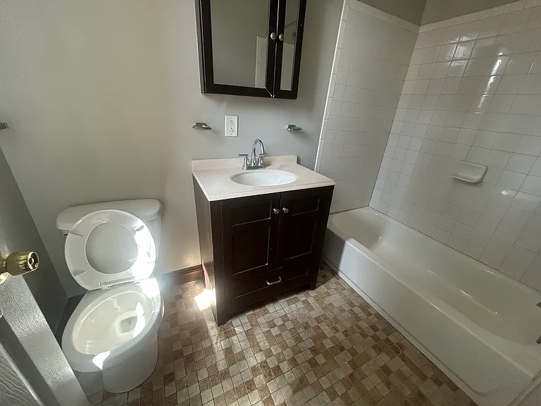 5101-21 Walnut St #200 — Photo 11