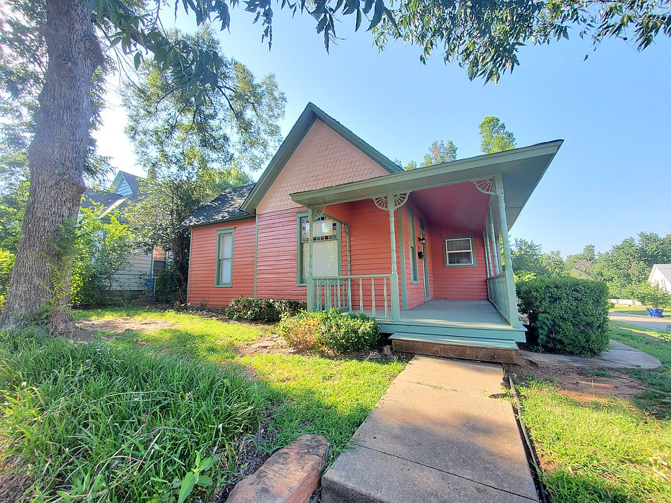 Front view- Nice porch